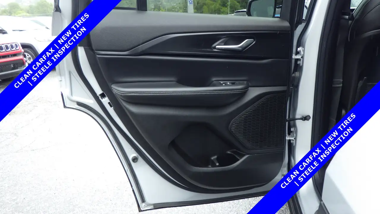 Jeep Grand Cherokee - Image 29