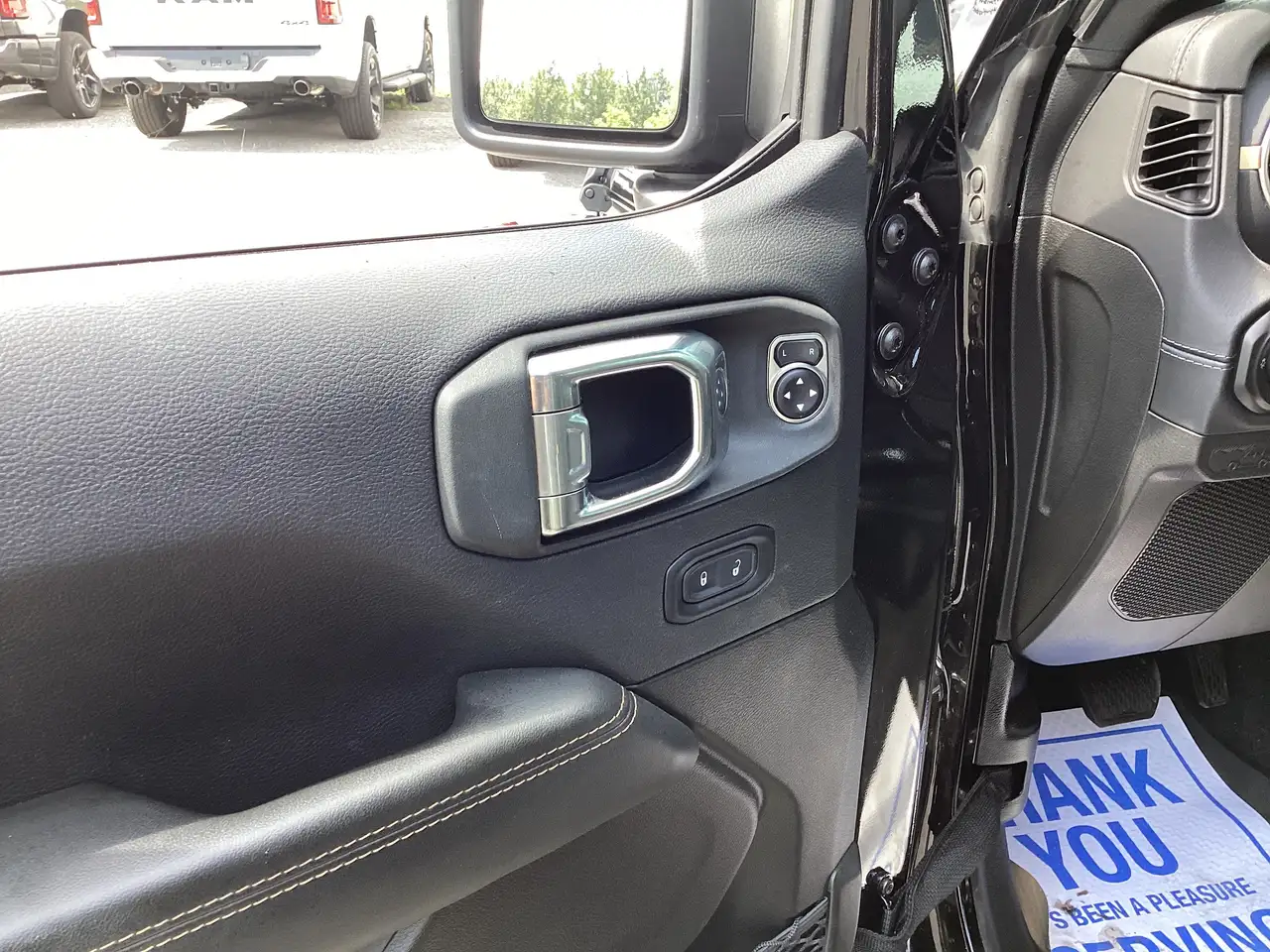Jeep Wrangler - Image 13