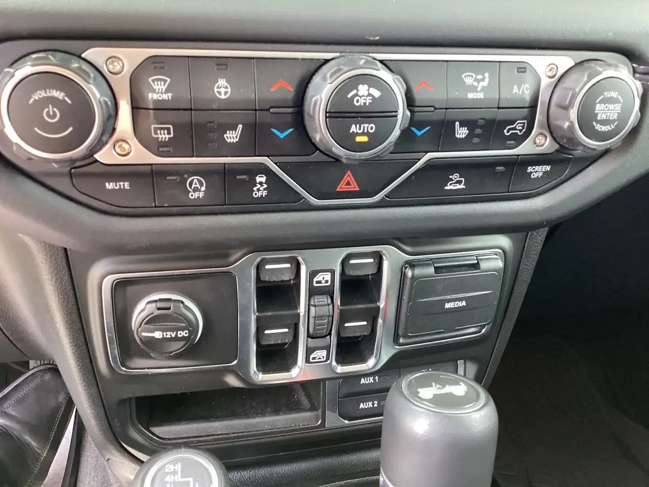 Jeep Wrangler - Image 17
