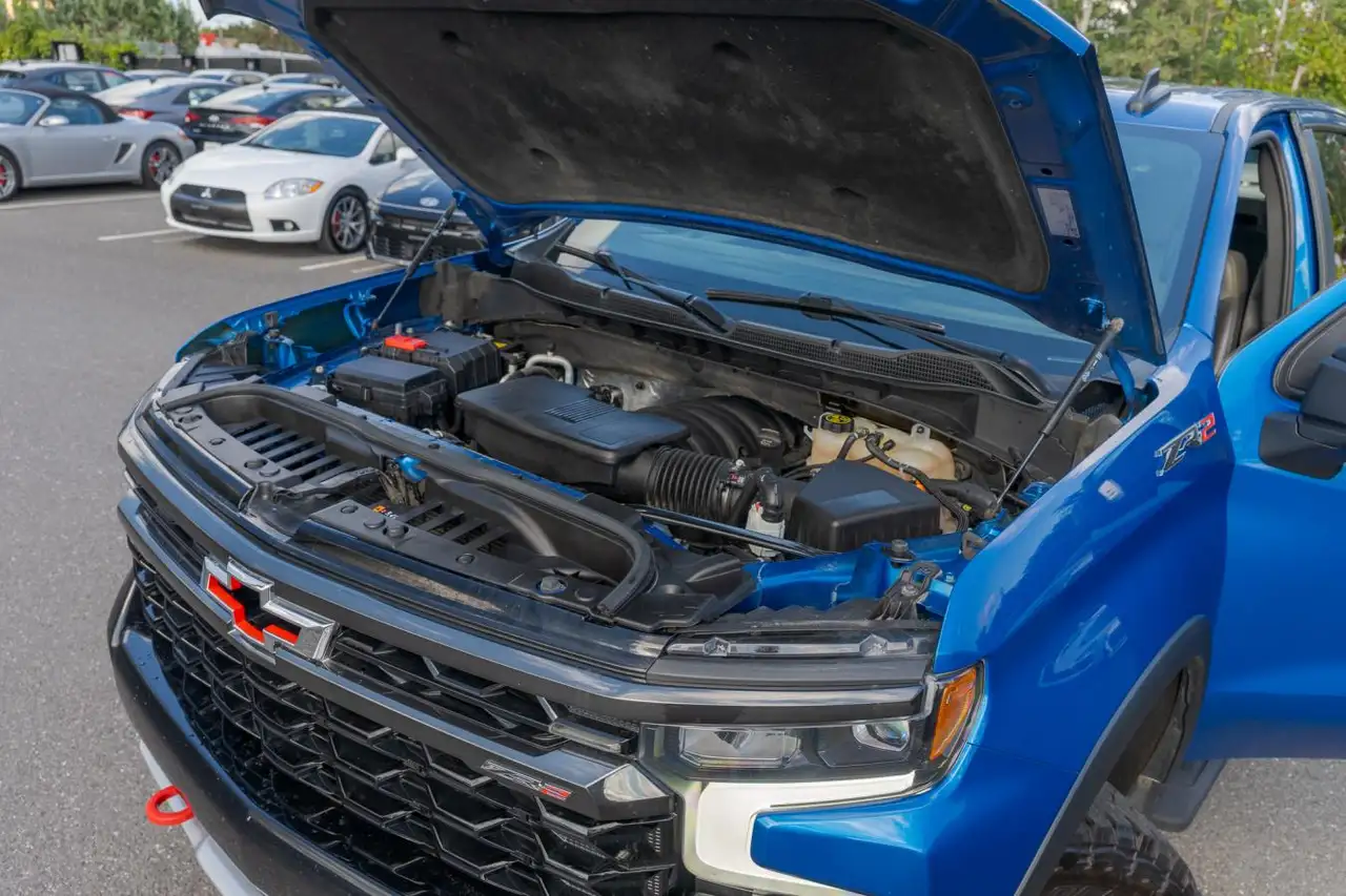 Chevrolet Silverado 1500 - Image 13