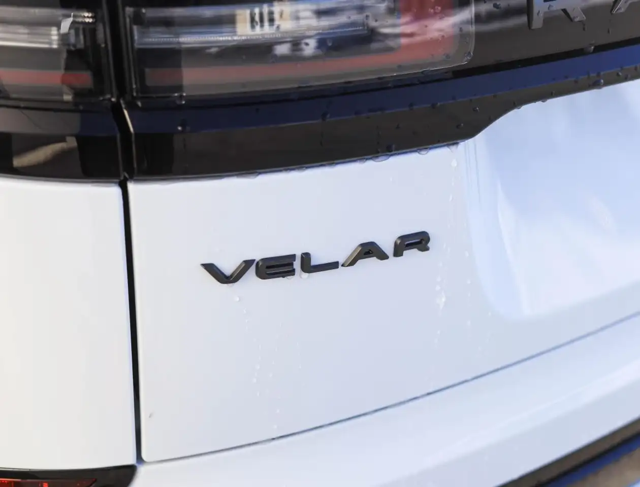 Land Rover Range Rover Velar - Image 12