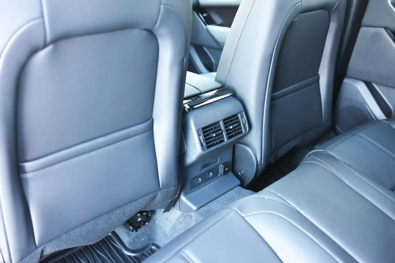 Land Rover Range Rover Velar - Image 30