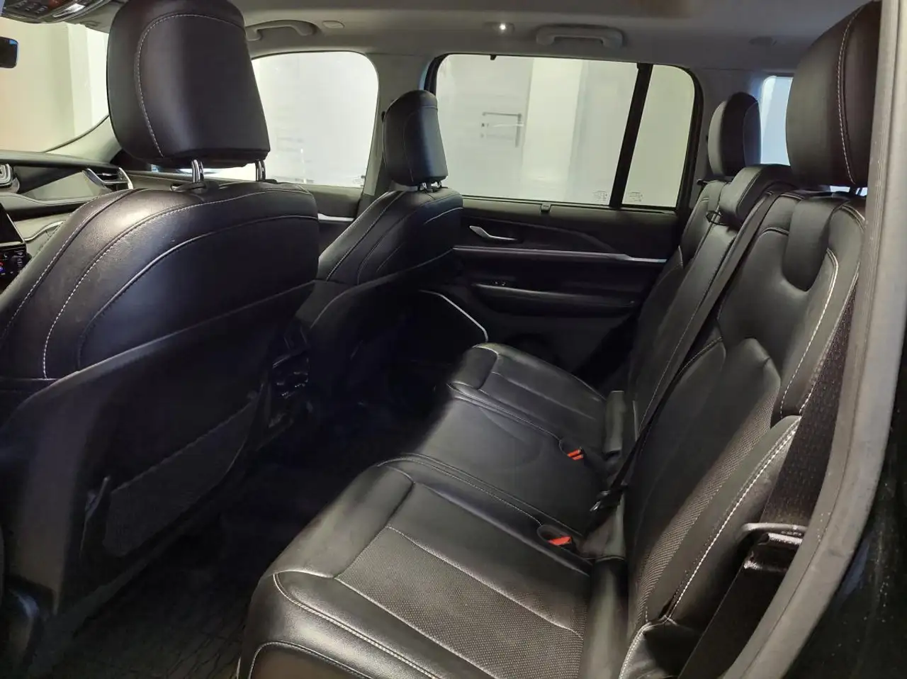 Jeep Grand Cherokee - Image 19