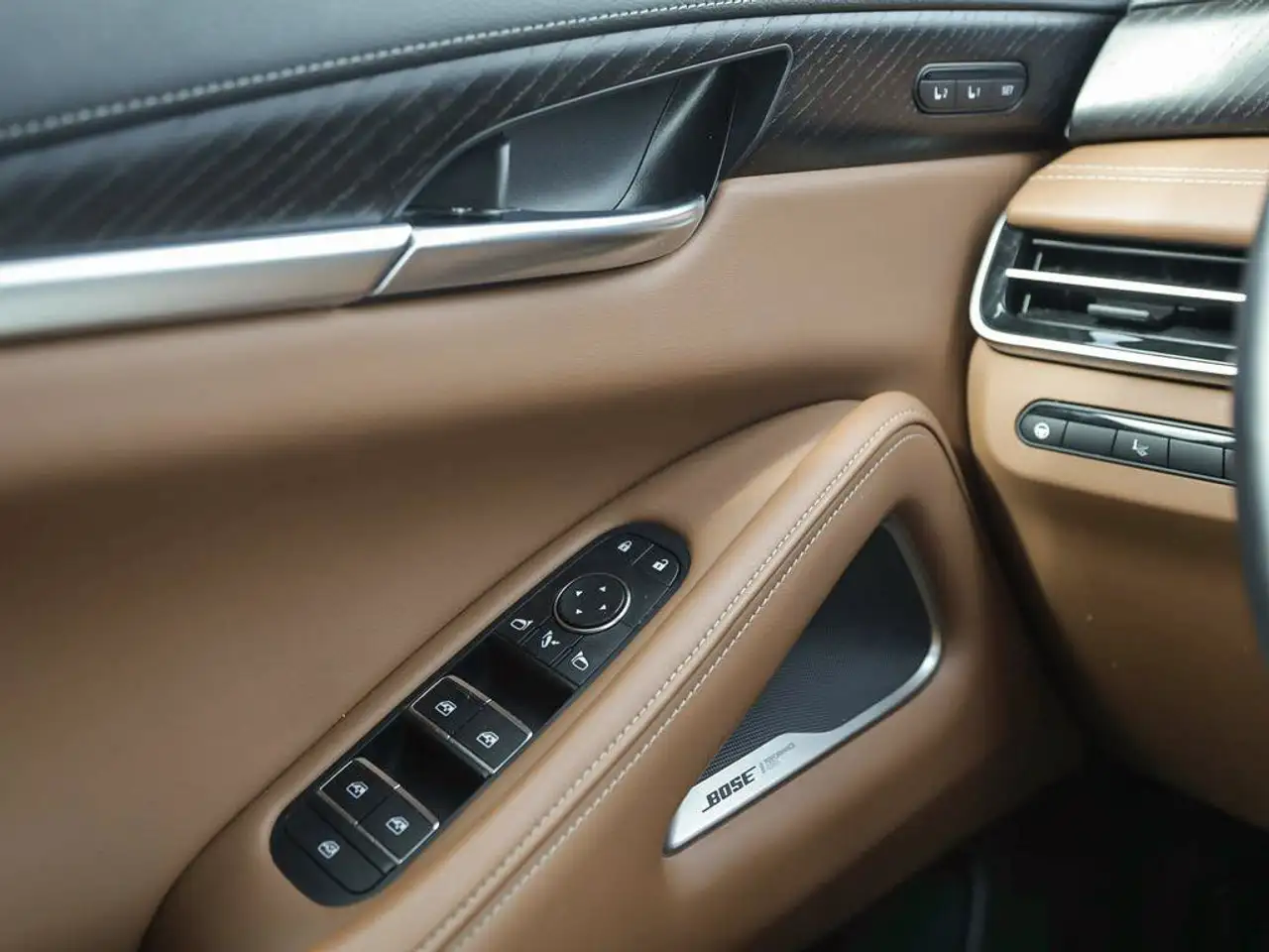 Infiniti QX60 - Image 21