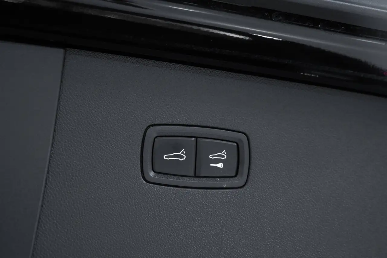 Porsche Cayenne - Image 17