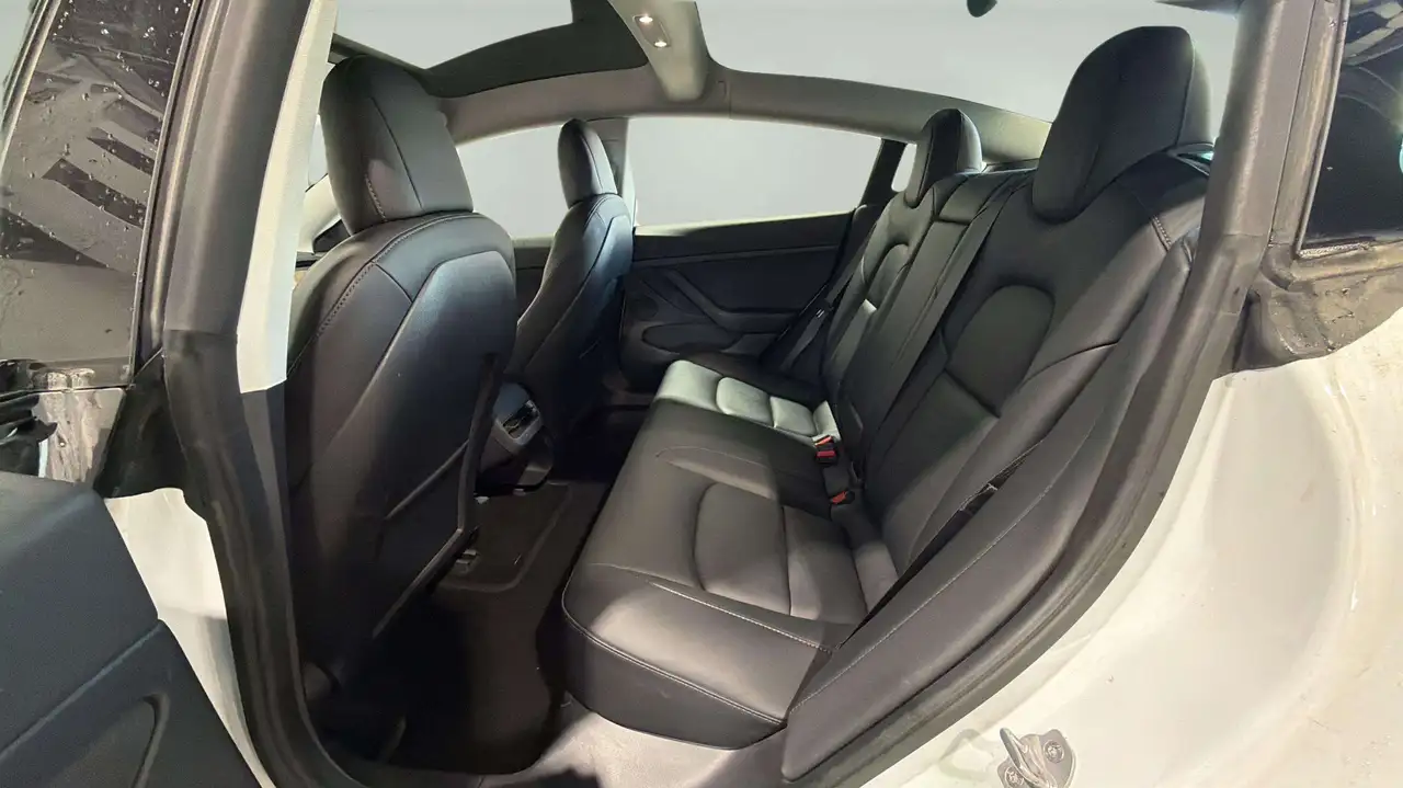 Tesla Model 3 - Image 27
