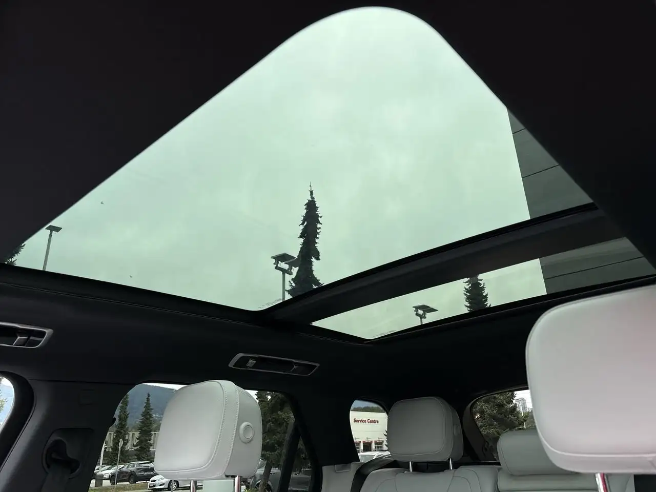 Land Rover Range Rover Sport - Image 24