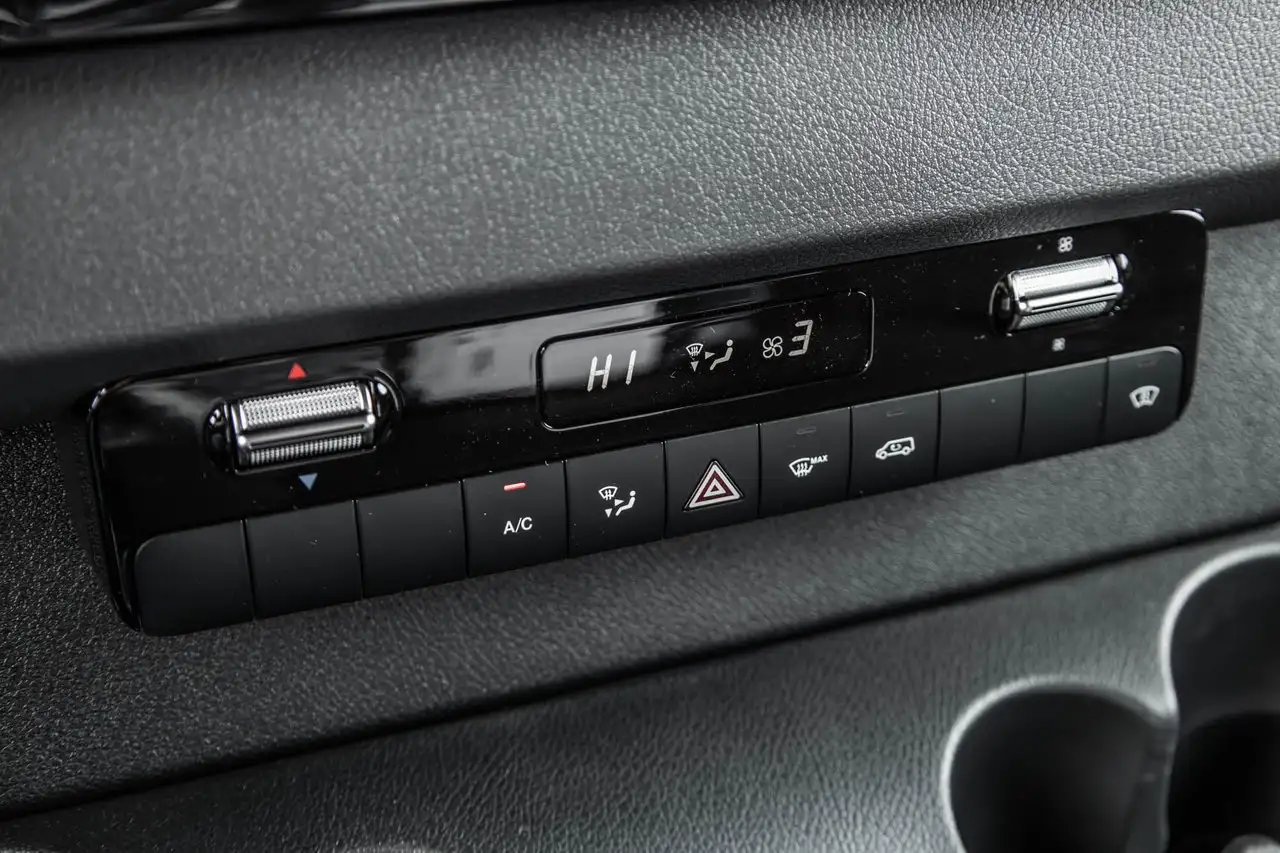 Mercedes-Benz Sprinter 2500 - Image 13