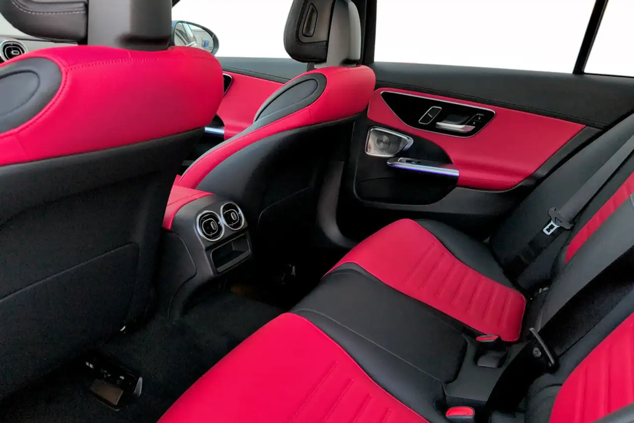 Mercedes-Benz C-Class - Image 12