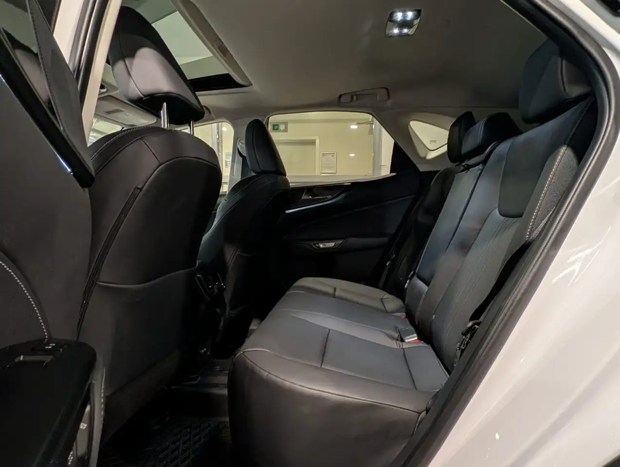 Lexus NX 350 - Image 8