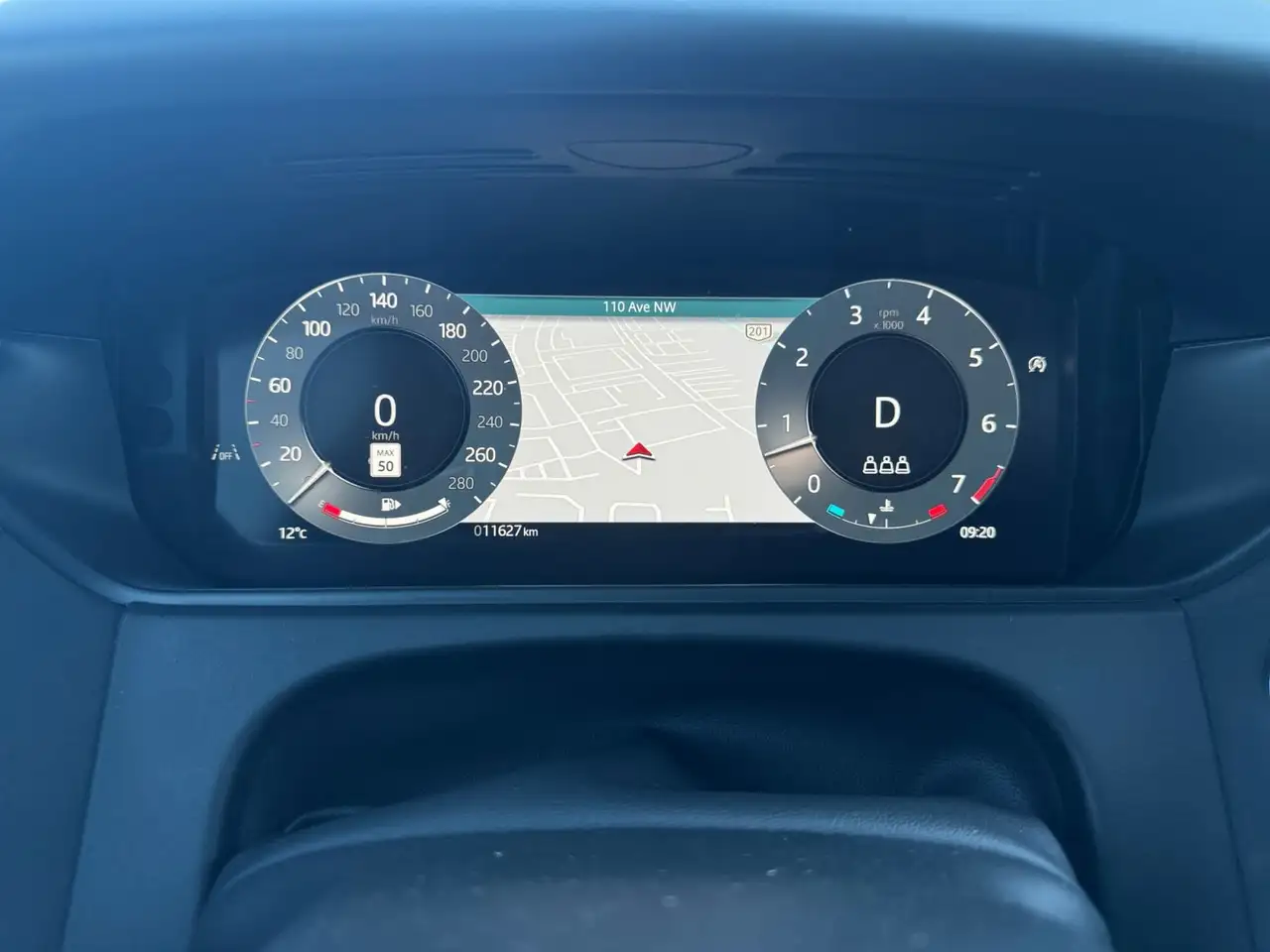 Land Rover Range Rover Velar - Image 12