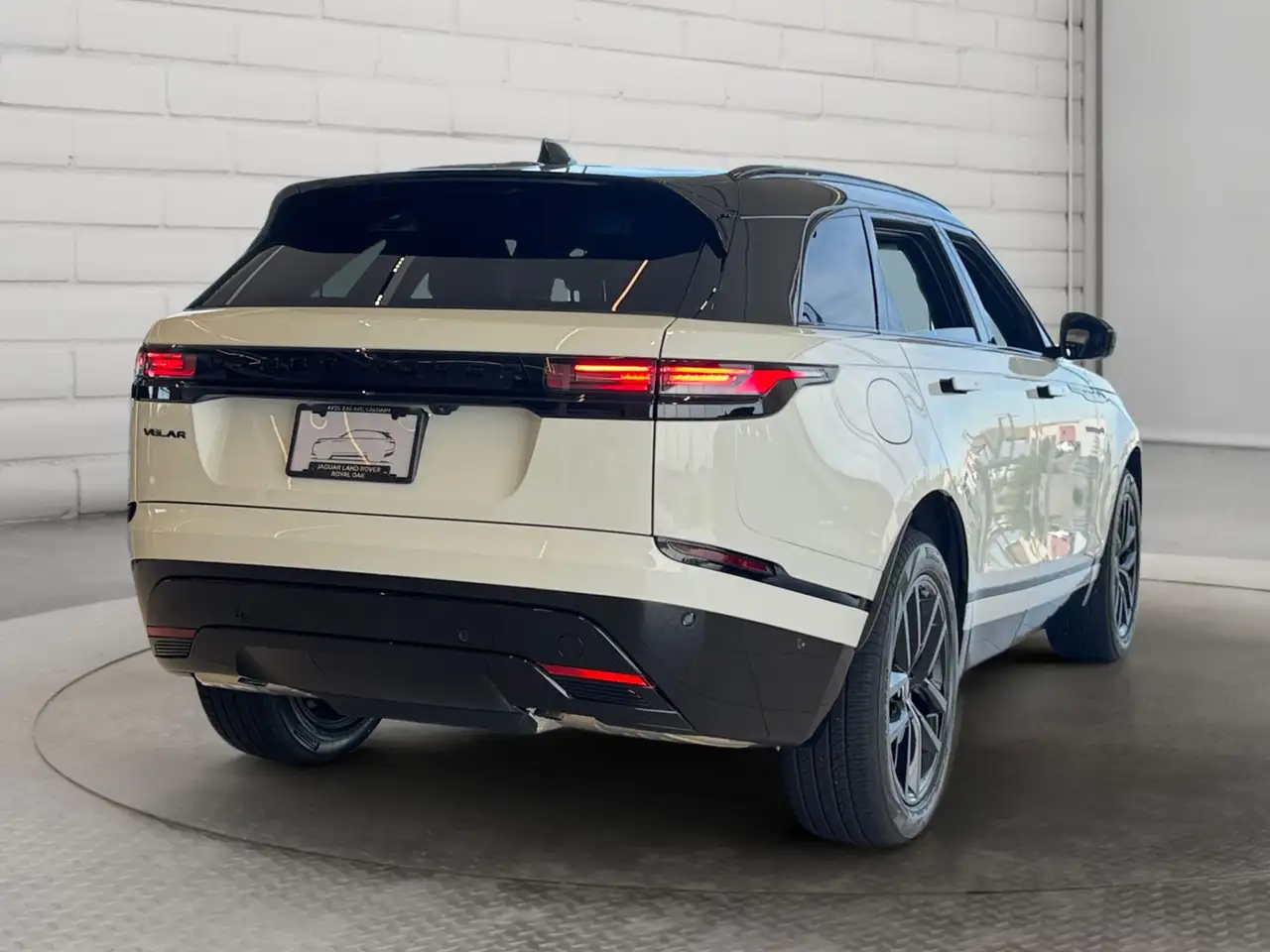 Land Rover Range Rover Velar - Image 5