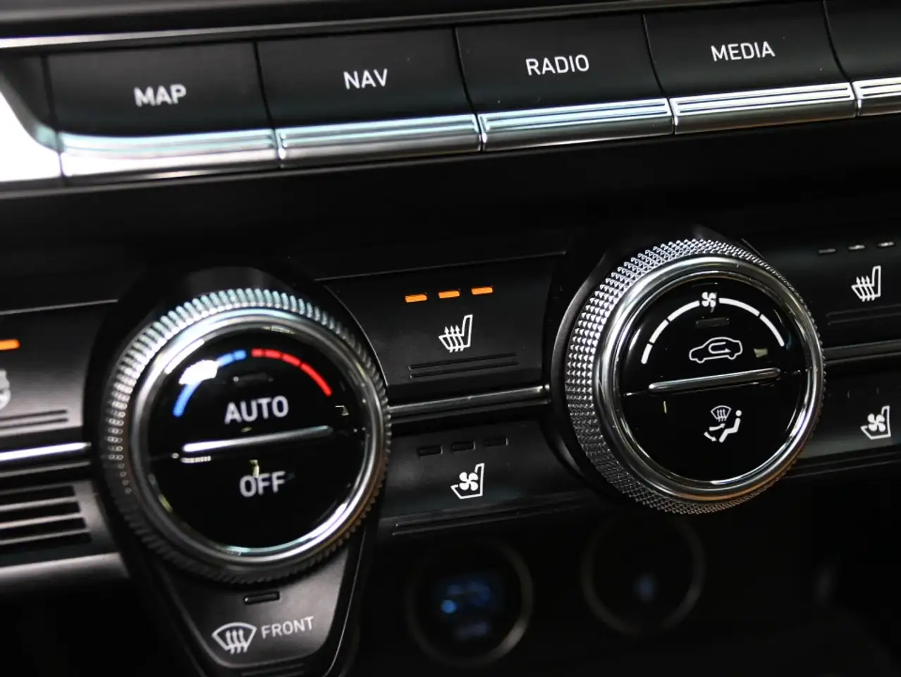 Genesis G70 - Image 15