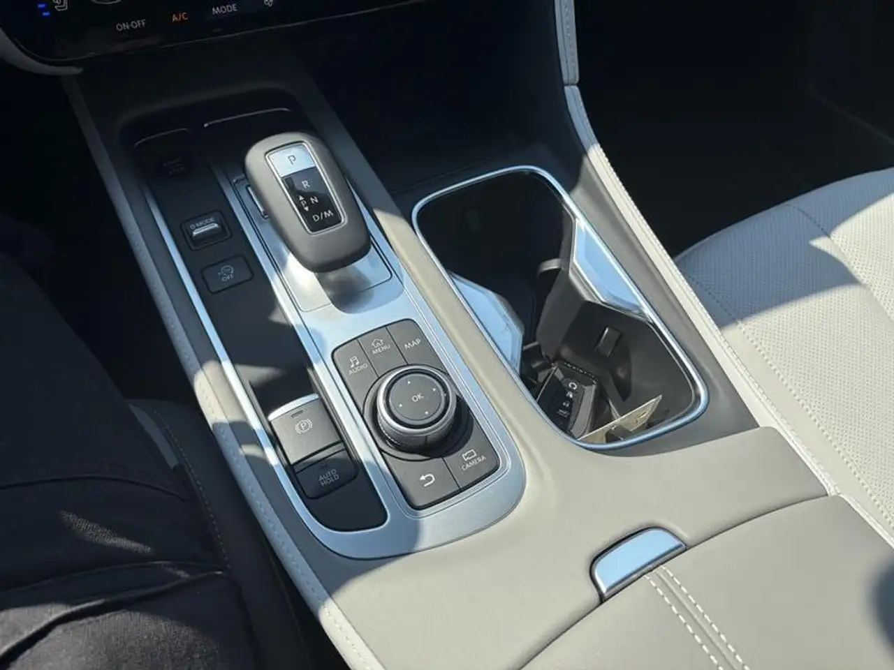 Infiniti QX65 - Image 13
