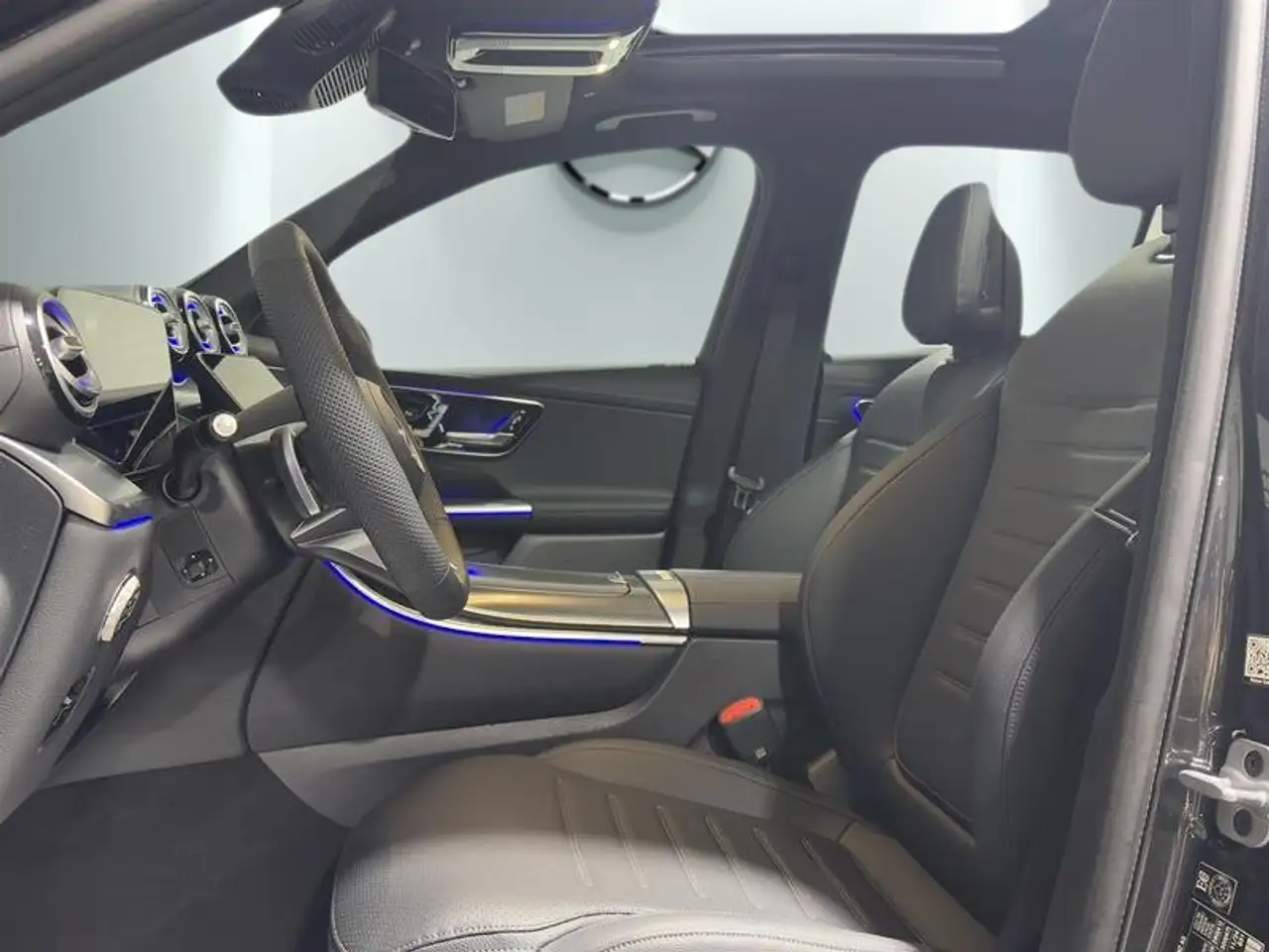 Mercedes-Benz GLC - Image 12