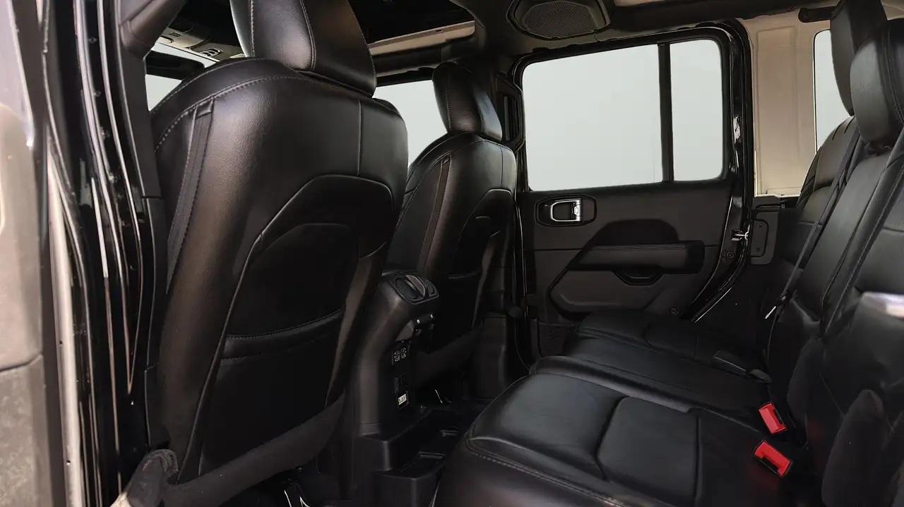 Jeep Wrangler - Image 23