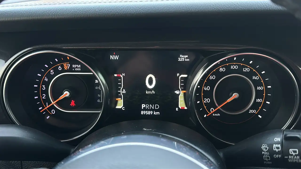 Jeep Wrangler - Image 15