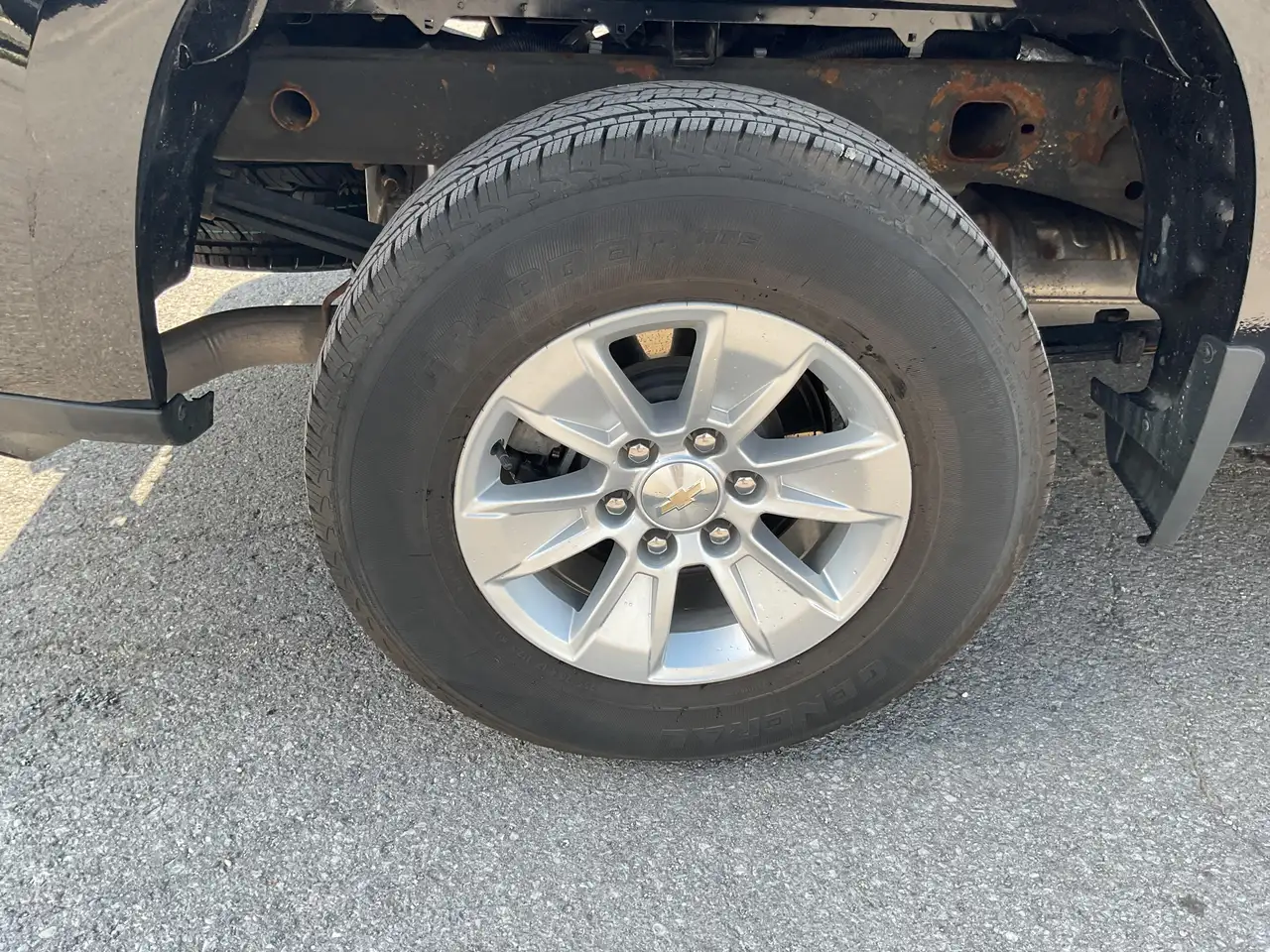 Chevrolet Silverado 1500 - Image 10