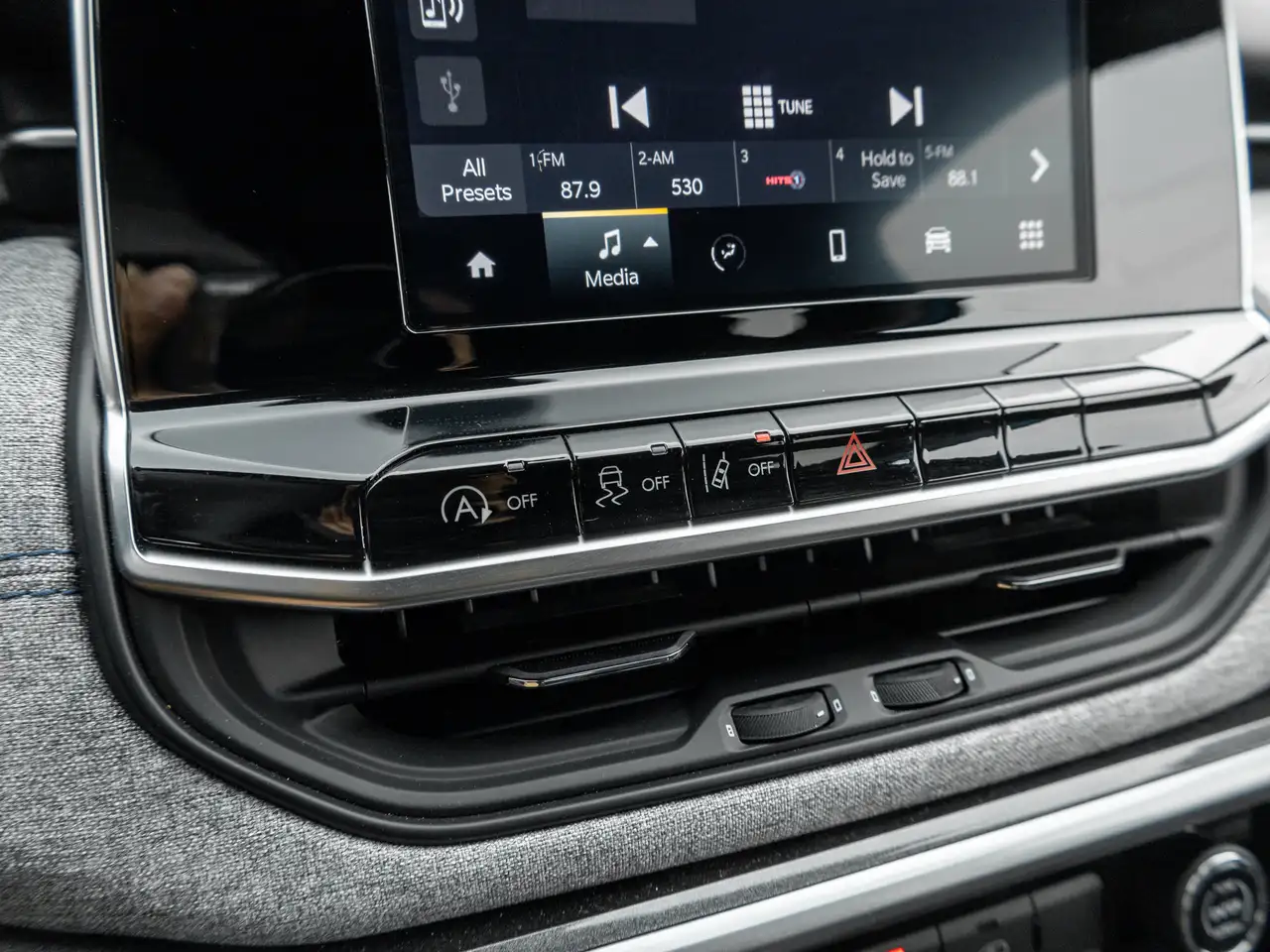 Jeep Compass - Image 18