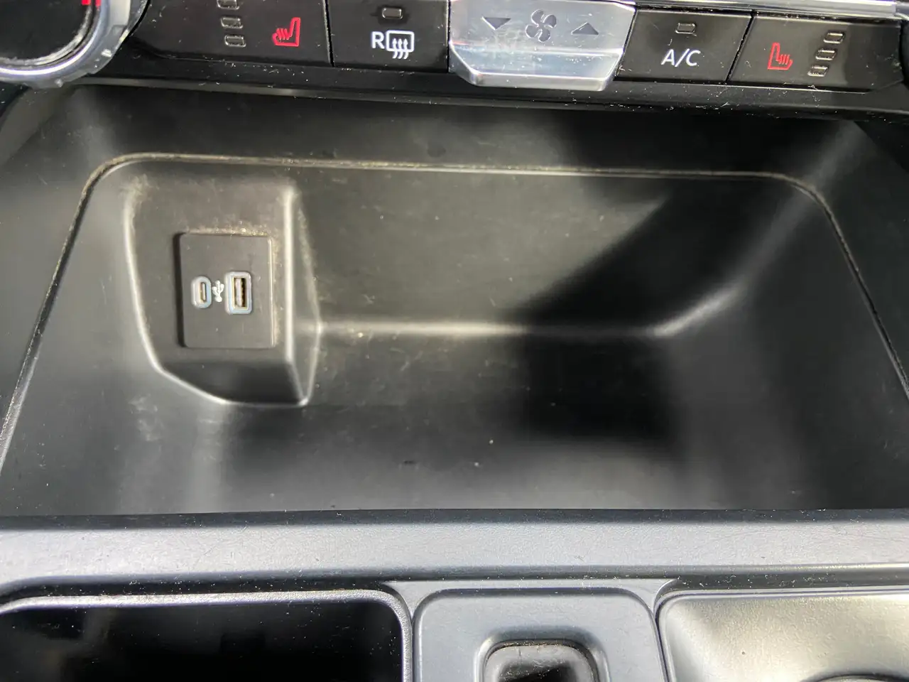Ford F-150 - Image 28