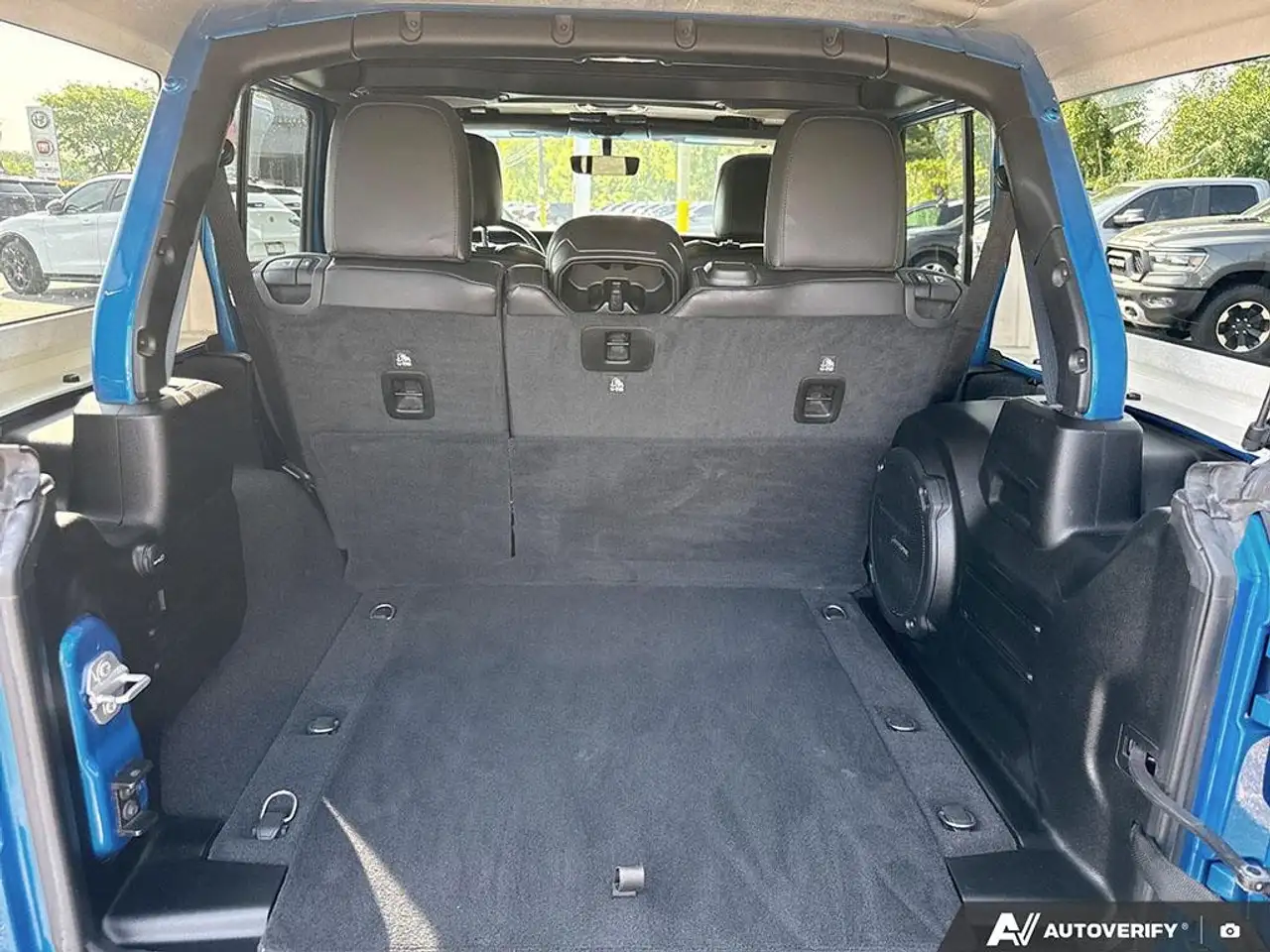 Jeep Wrangler - Image 13