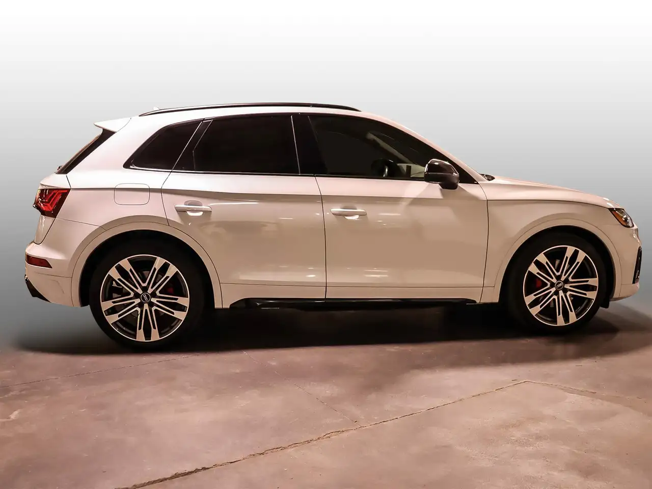 Audi SQ5 - Image 3