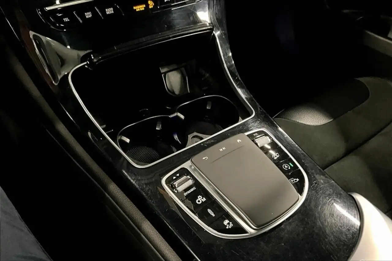 Mercedes-Benz GLC - Image 17