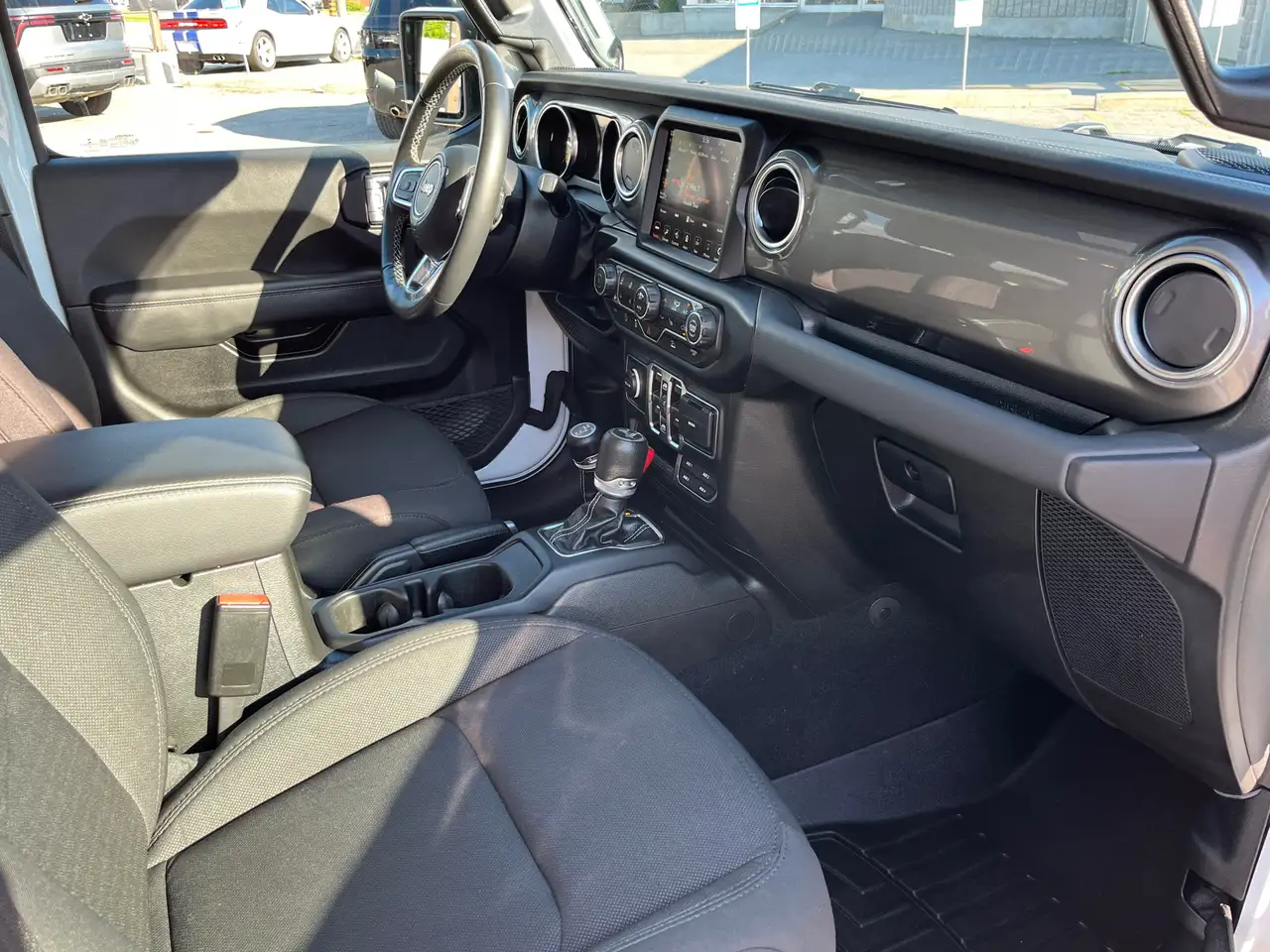 Jeep Wrangler - Image 8