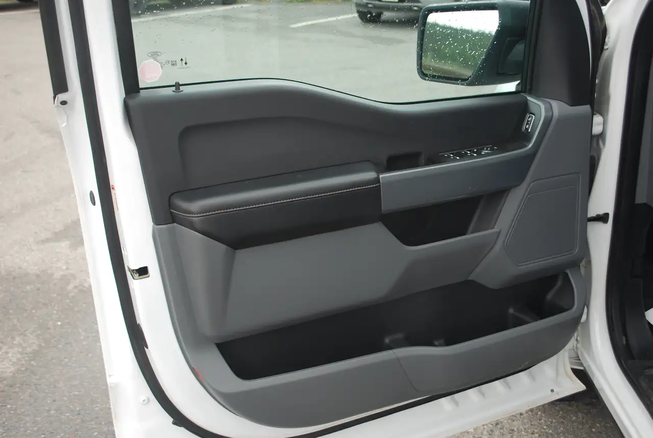 Ford F-150 - Image 11