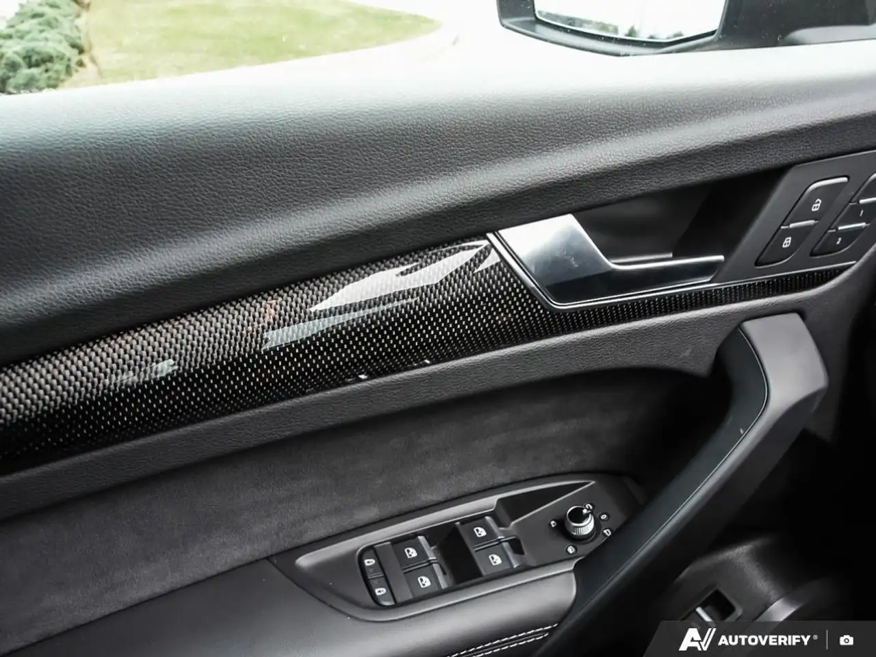 Audi SQ5 - Image 8