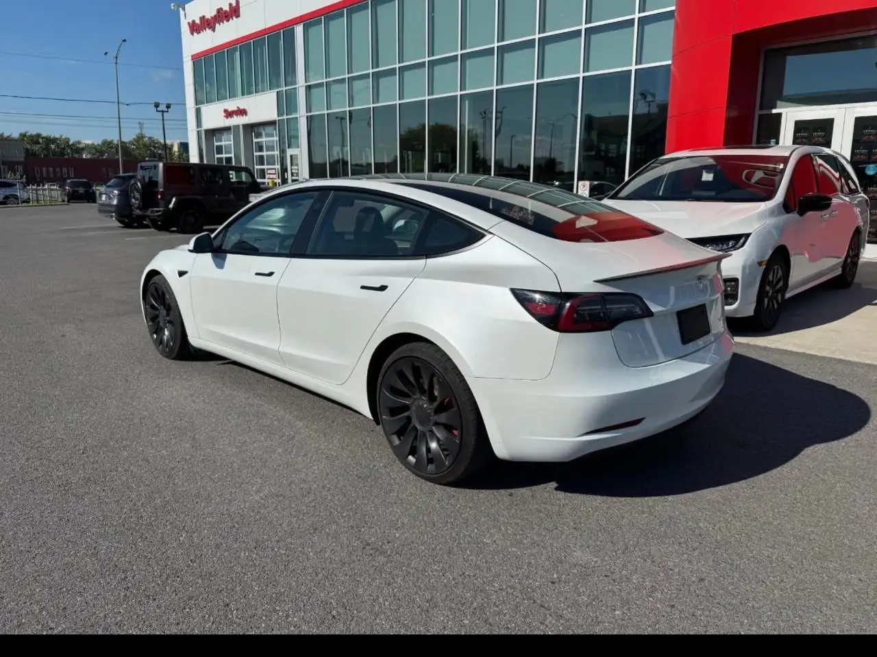 Tesla Model 3 - Image 2
