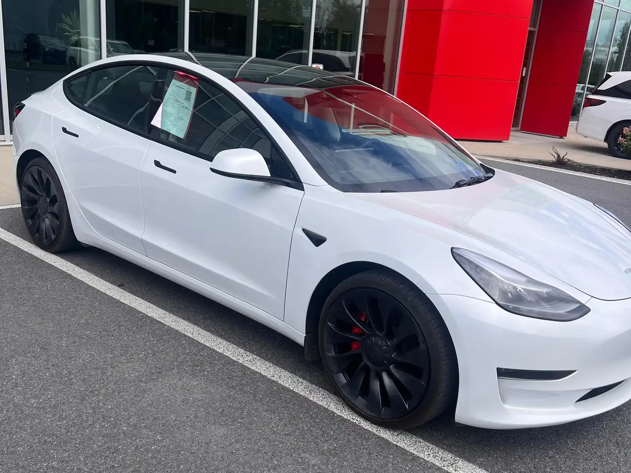 Tesla Model 3 - Image 3