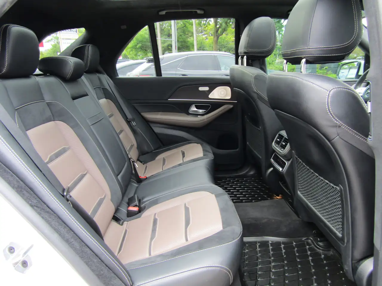 Mercedes-Benz GLE - Image 13