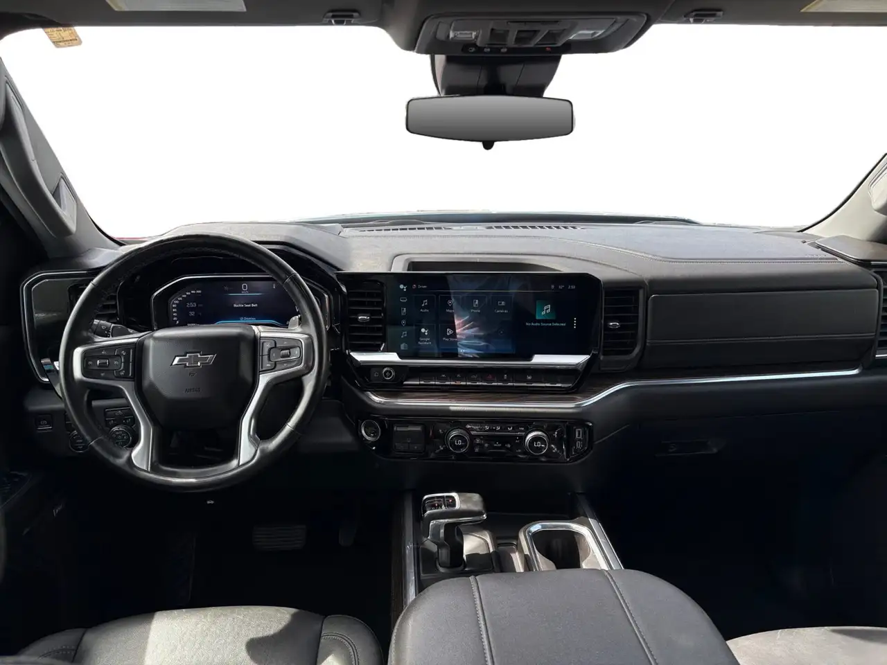 Chevrolet Silverado 1500 - Image 12