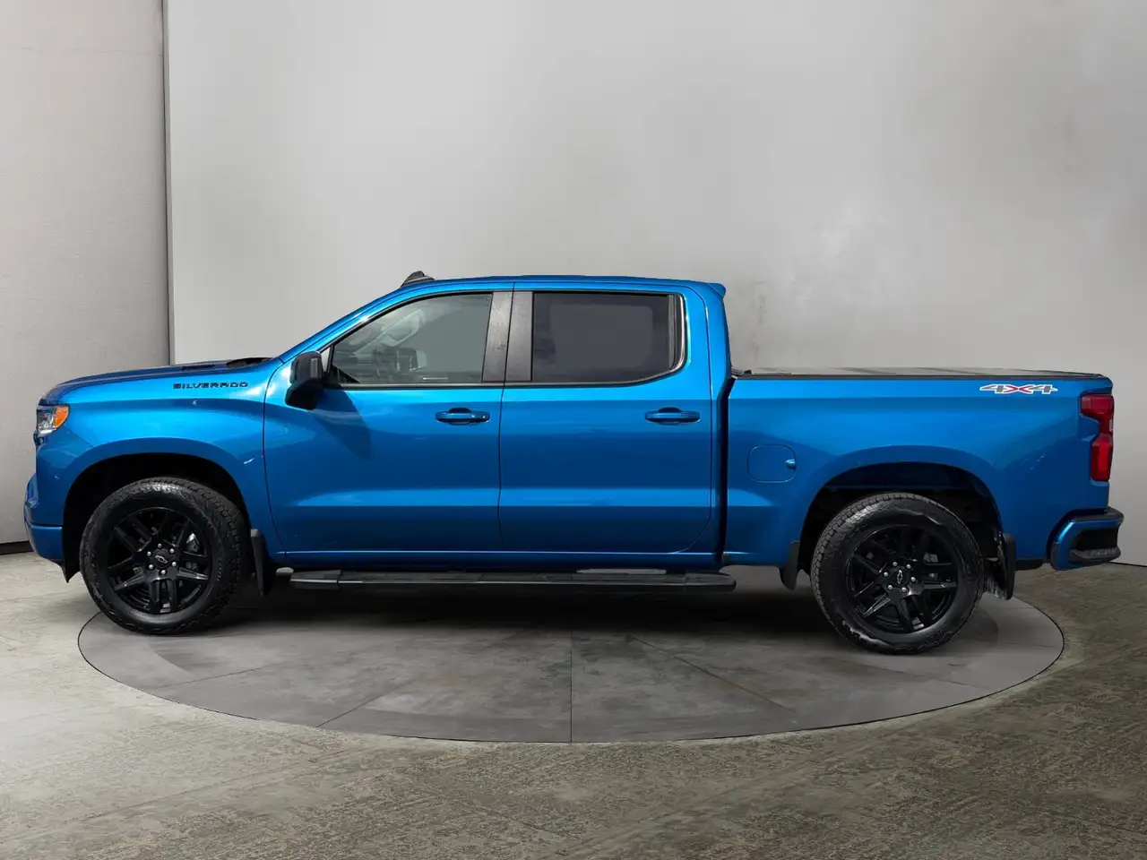 Chevrolet Silverado 1500 - Image 2
