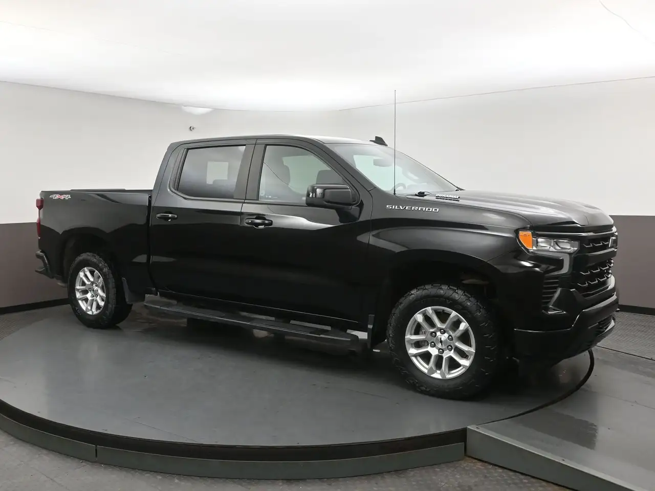 Chevrolet Silverado 1500 - Image 1