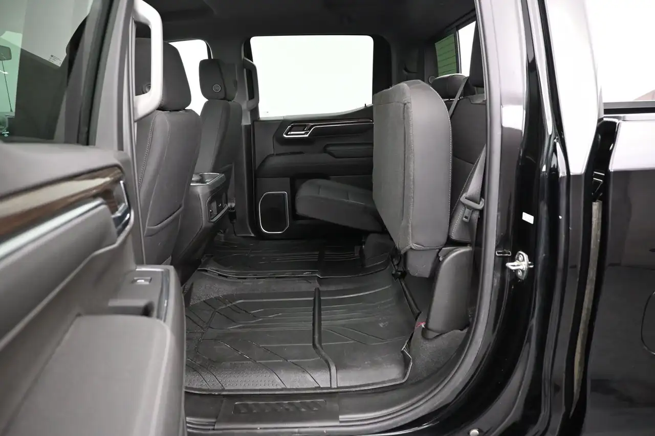 Chevrolet Silverado 1500 - Image 19