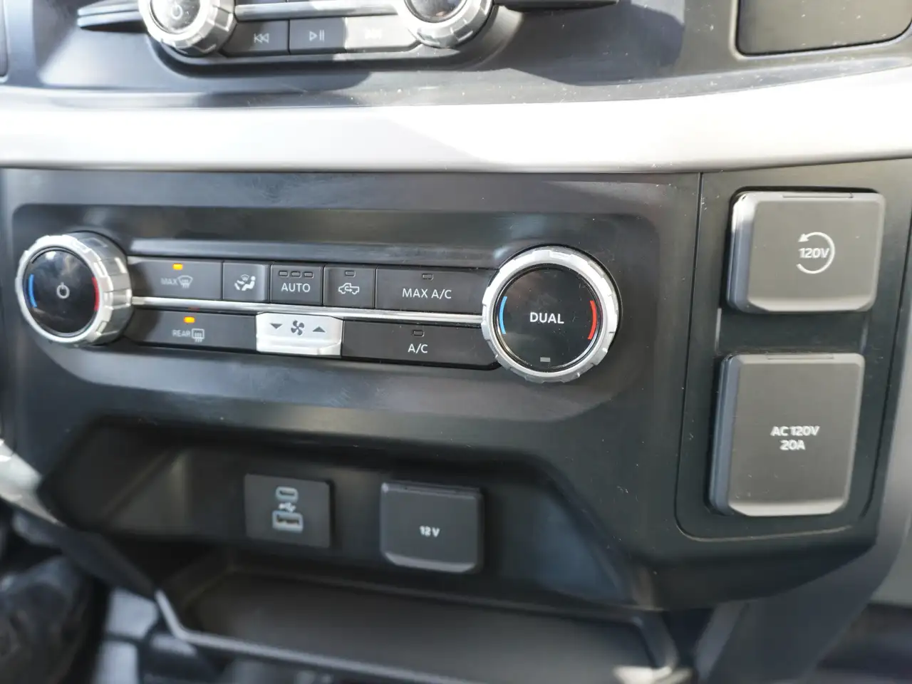 Ford F-150 - Image 27