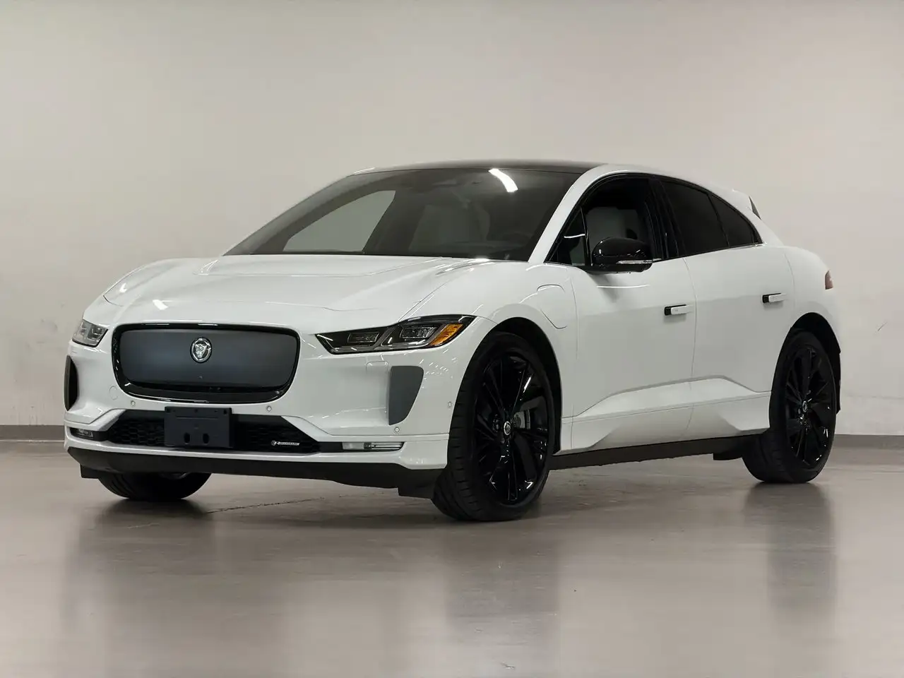 Jaguar I-Pace - Image 4
