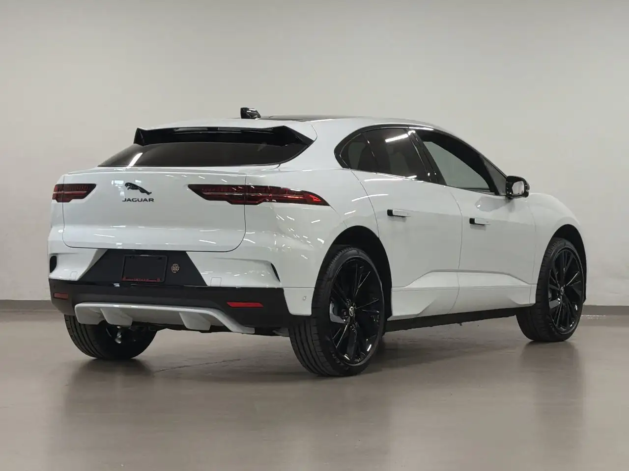 Jaguar I-Pace - Image 8