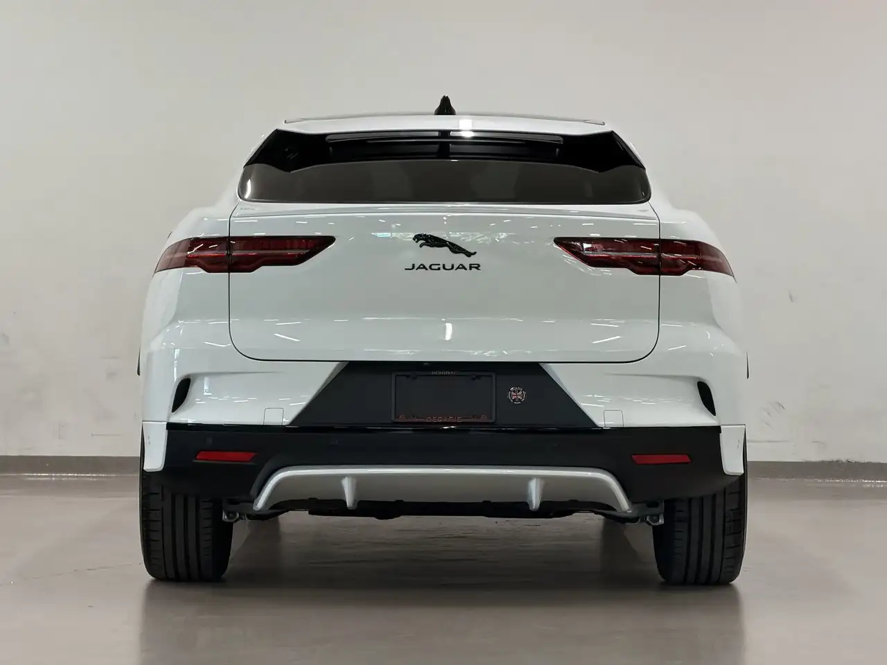 Jaguar I-Pace - Image 13