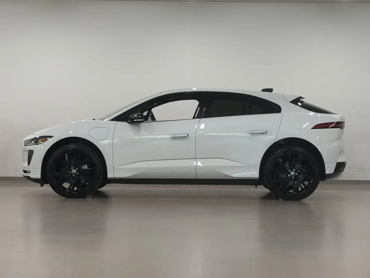 Jaguar I-Pace - Image 5