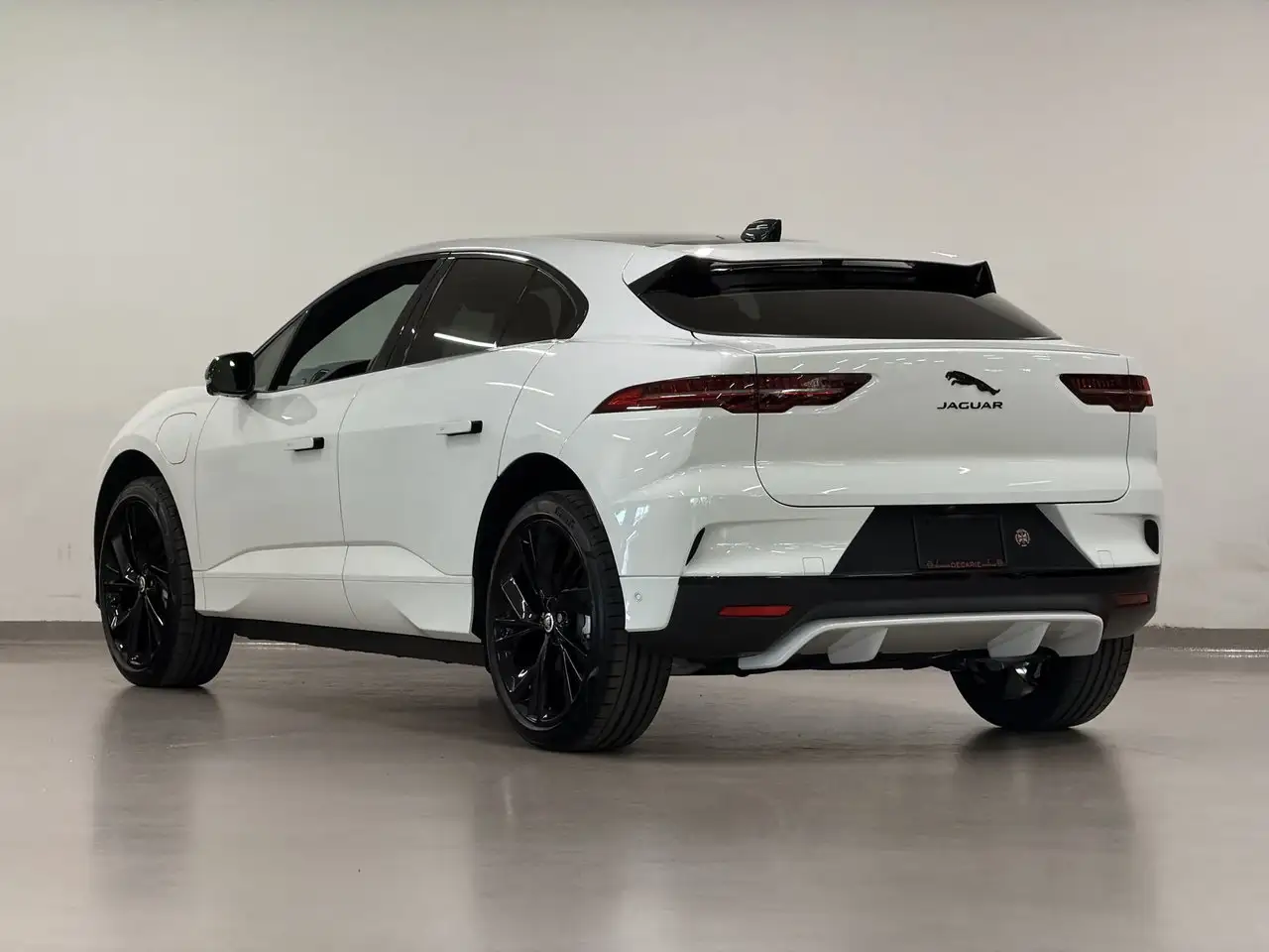 Jaguar I-Pace - Image 14