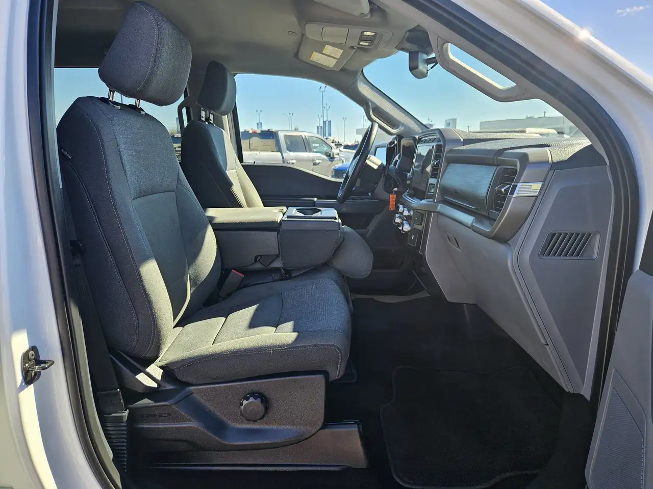 Ford F-150 - Image 22