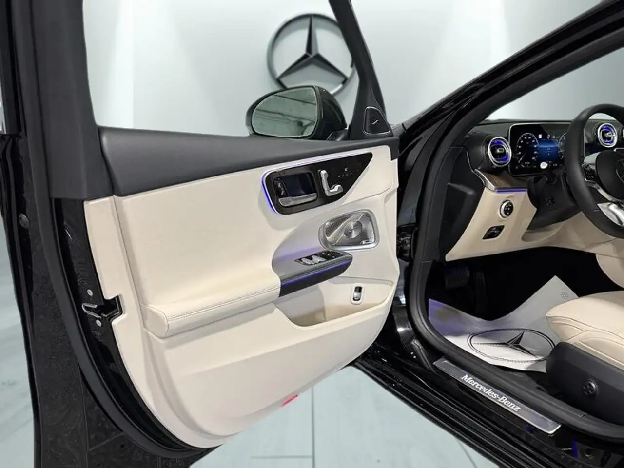 Mercedes-Benz C-Class - Image 12