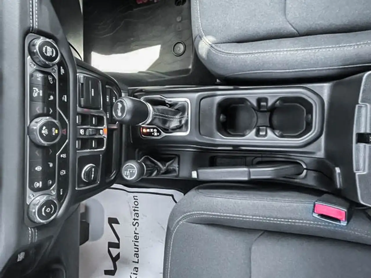 Jeep Wrangler - Image 19