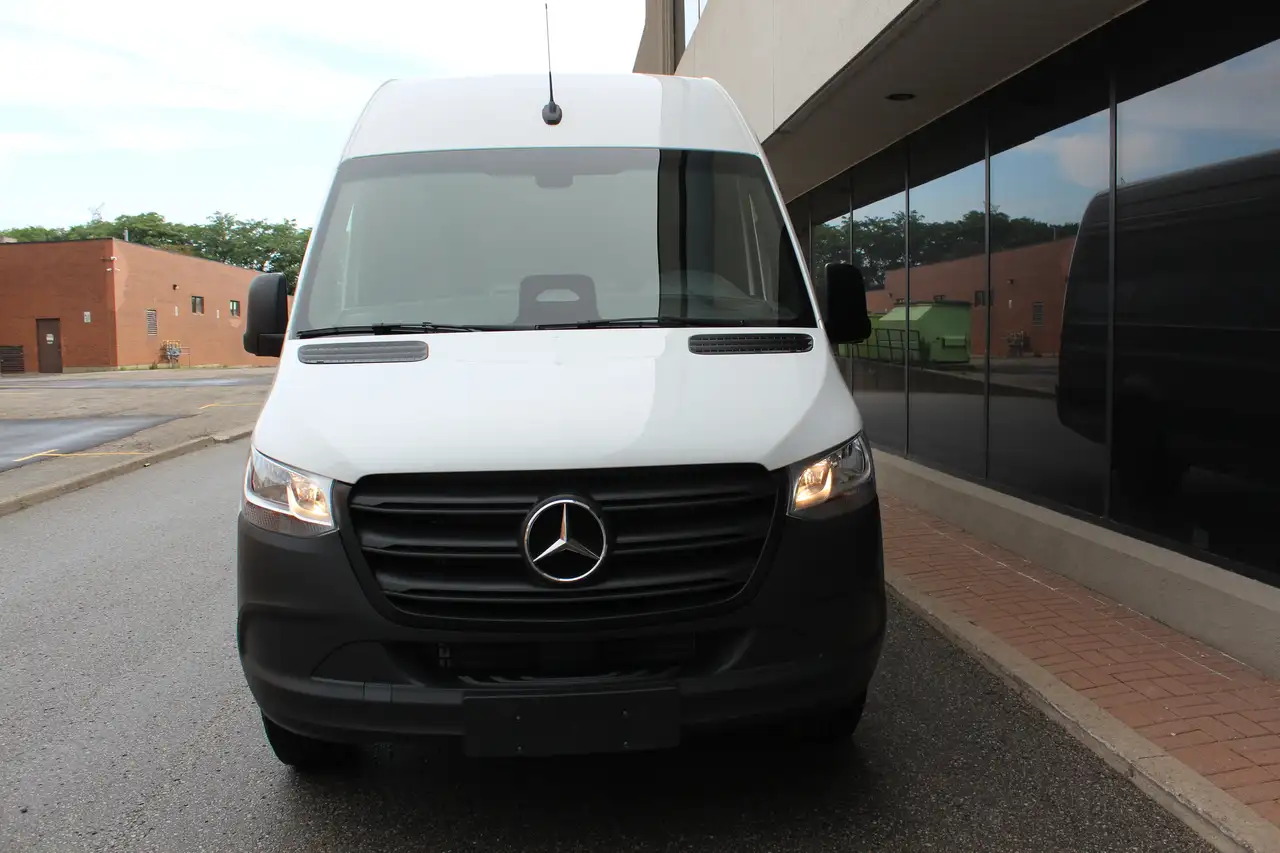 Mercedes-Benz Sprinter - Image 22