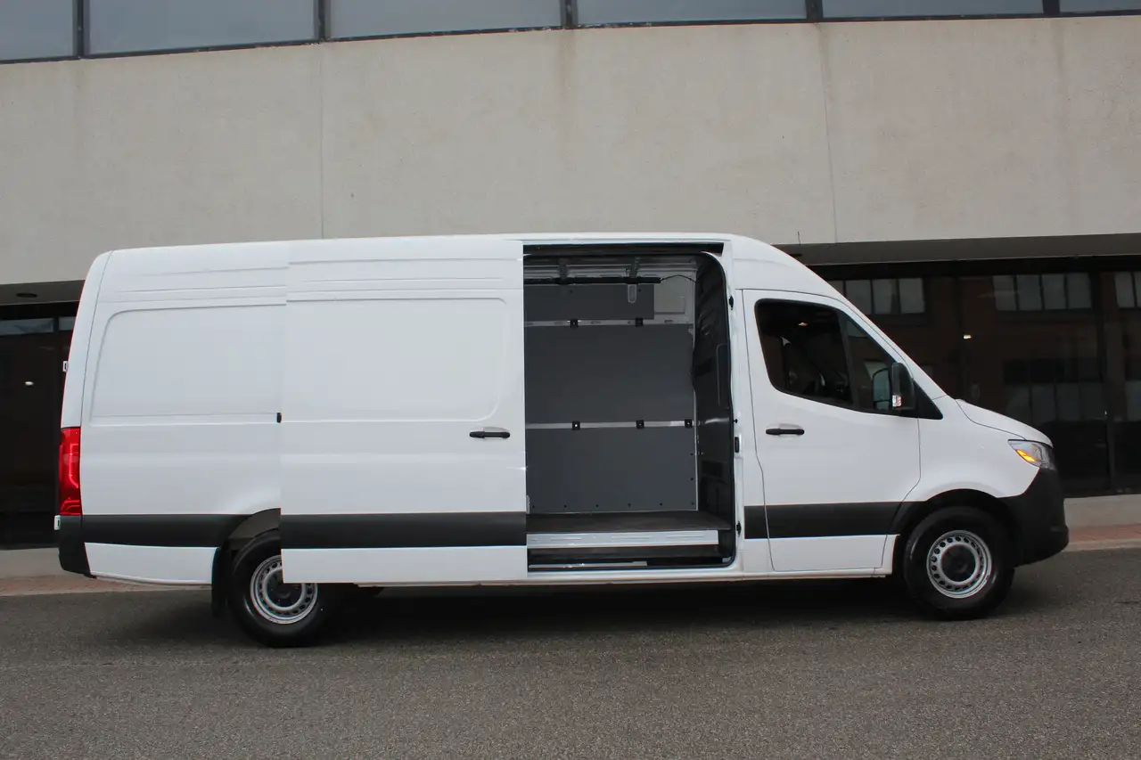 Mercedes-Benz Sprinter - Image 5