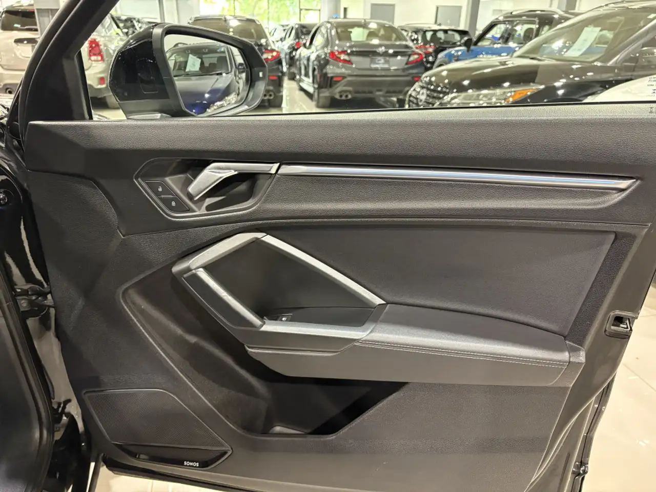 Audi Q3 - Image 35