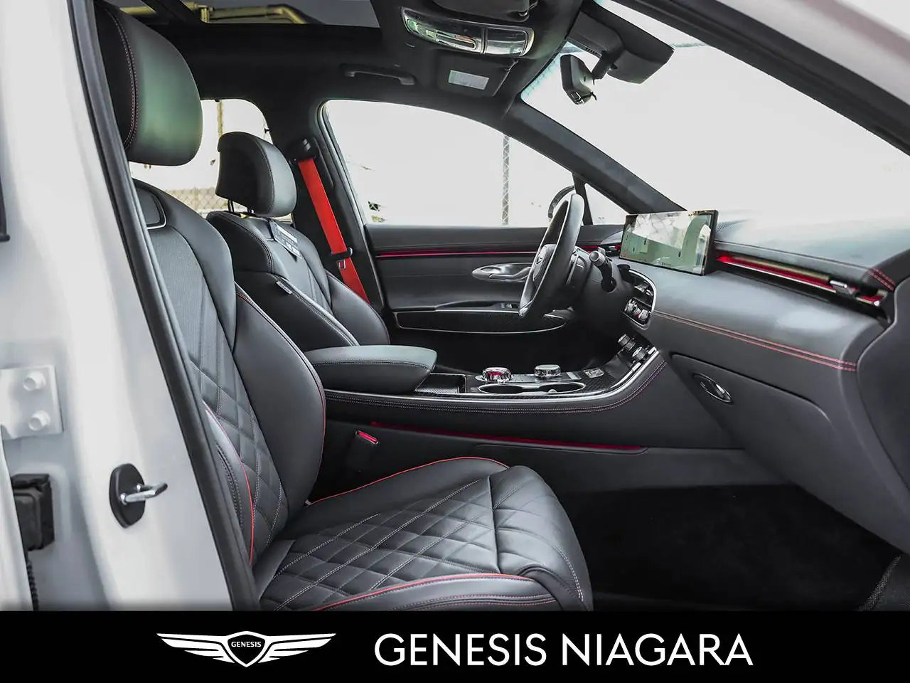 Genesis GV70 - Image 14